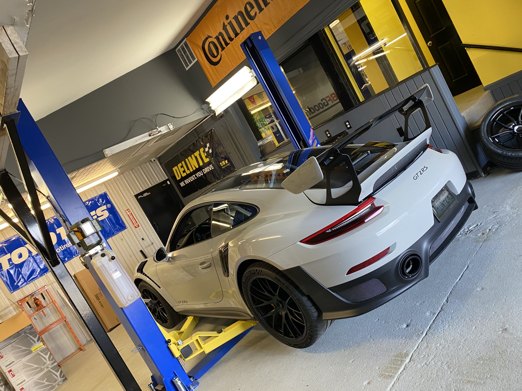Wheel & Tire Exchange