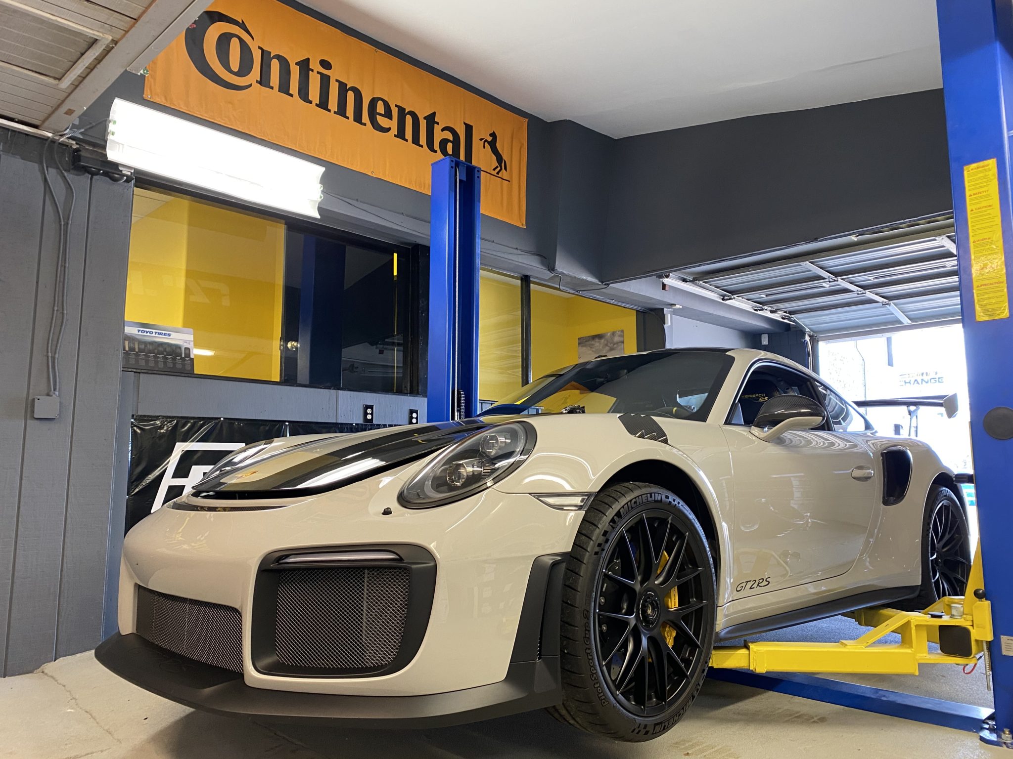 Wheel & Tire Exchange